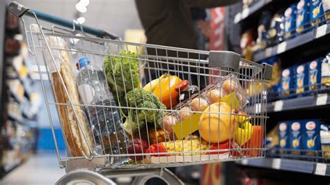 HORARIO SUPERMERCADOS HOY Están abiertos los supermercados lunes 24