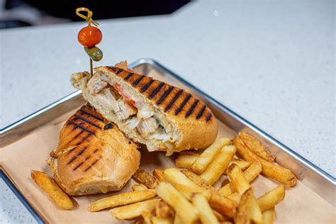 GRILLED CHICKEN PANINI – Silva's