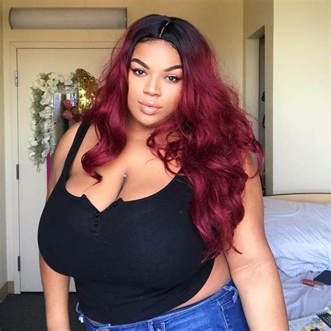 Plus Size Model Lauren Aka Ellemxdison The Curvy List