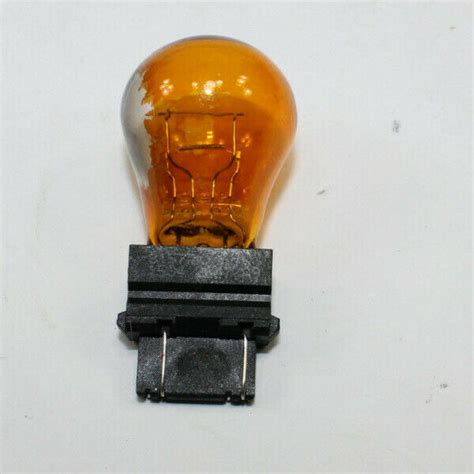 Sylvania 3157na 3157nak 3157ak Amber 12 Volt Bulb Turn Signal Parking