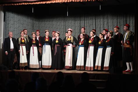 Odu Evili Dalmatinski Folklora I Hrvatske Novine