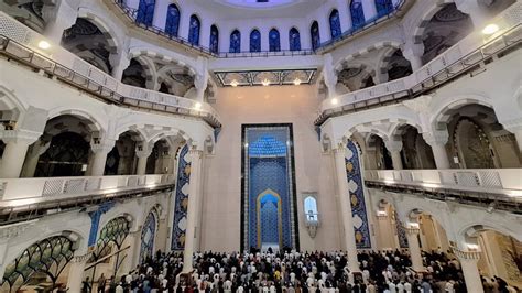 Foto Intip Suasana Salat Tarawih Perdana Di Ramadan 2024 Di Masjid