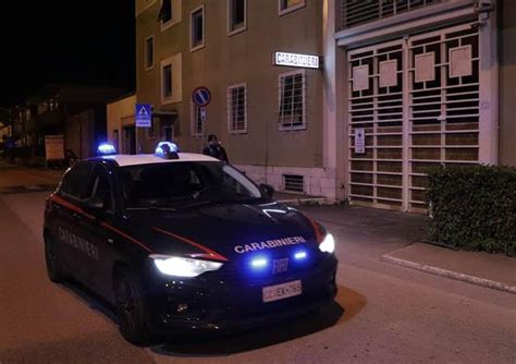 Prima Si Ubriaca E Poi Aggredisce Gli Anziani Genitori 37enne In