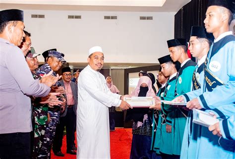 Ramai Pro Kontra Soal Wisuda Tk Sma Ini Kata Ustadz Muadz Pimpinan