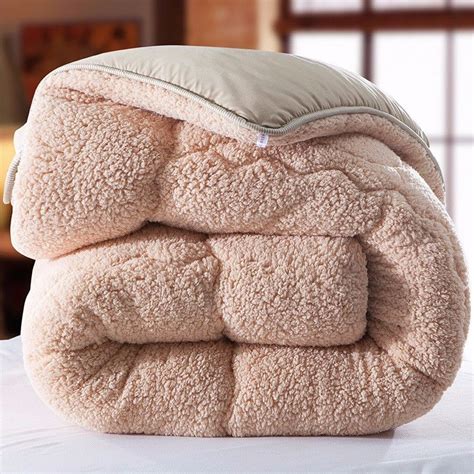 Comforter Super Warm Winter Duvet Flannel Fabric Thickened Velvet Quilt