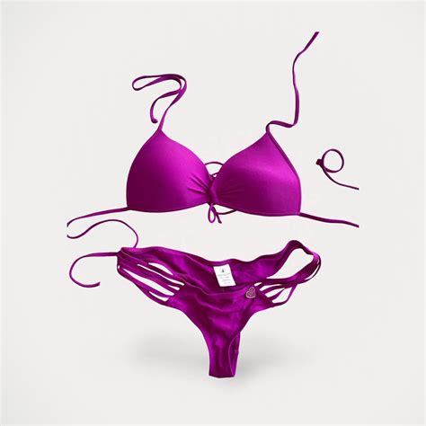 Se produkter som liknar BodyGlow Brazil bikini NWOT på Tradera 681276945