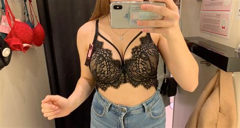 Should I Get It Nudes ChangingRooms NUDE PICS ORG