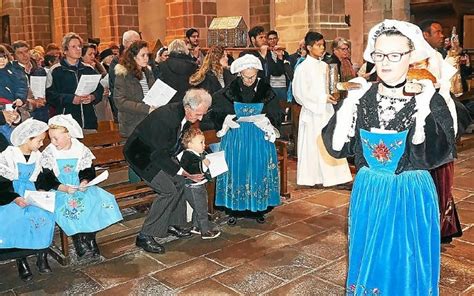 Pardon La procession perturbée par la pluie Le Télégramme