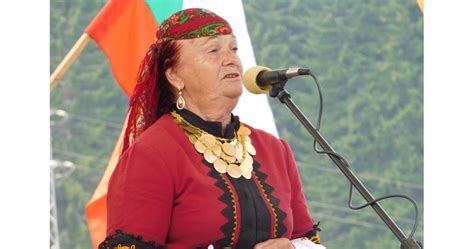 Емблематичната Валя Балканска на 81: Умишлено ни разделят, нека сме единни