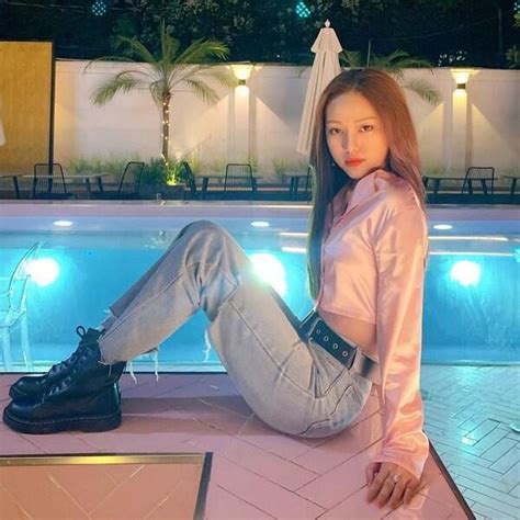 Thu Vi T M T V I H Nh Nh Di N Bikini B C L A Chi C Qu N Nh X U Tr Th Nh I M Nh N