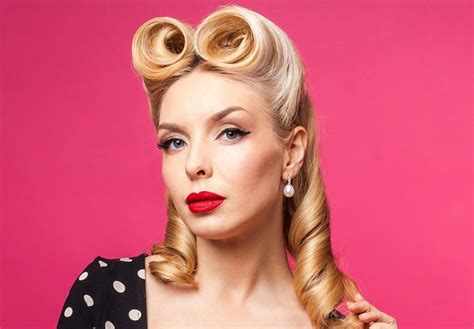 11 Examples Of Pin Up Hairstyles For Long Hair — Go Classic Hairdo