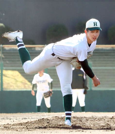 【画像】【高校野球】プロ注目右腕対決を巨人・水野スカウト部長が視察 報徳学園・今朝丸裕喜は147キロをマーク ライブドアニュース