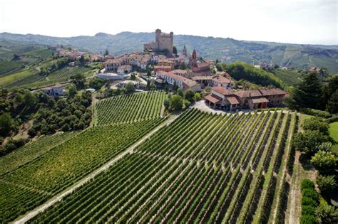 Barolo Von Tenuta Cucco Aus Serralunga D Alba