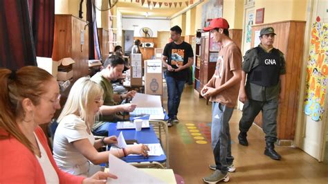 Cerraron Los Comicios Para Elegir Al Nuevo Presidente De La Argentina El Diario Del Centro Del