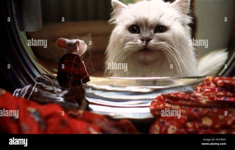 STUART LITTLE, Stuart Little, Snowbell the cat, 1999 Stock Photo - Alamy