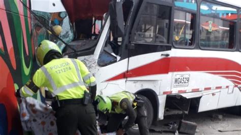 Grave Accidente En Barranquilla Deja Dos Personas Muertas Y Varios