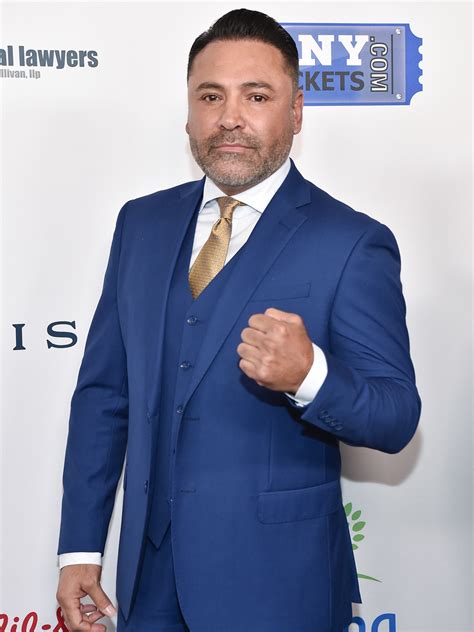 Oscar De La Hoya Takes Shot At Dana White Over Slapping Incident With Wife