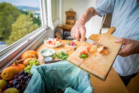 Spreco Di Cibo E Acqua A Tavola Seguendo Queste 3 Regole Aiuti A