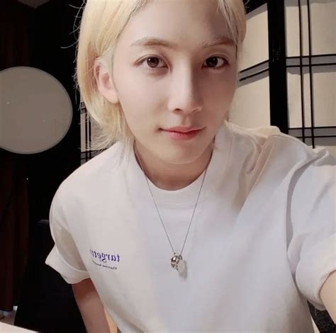 Pin By Adrianetta On Jeonghan Jeonghan Jeonghan Seventeen Seventeen