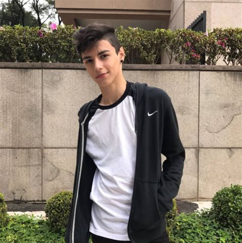 Hot boy tuổi khiến cộng đồng mạng xôn xao Tinmoi