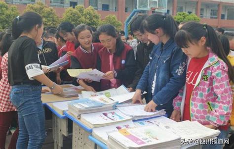 巴州區鳳溪小學開展教師「六認真」暨學生作業展評活動 每日頭條