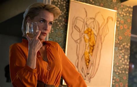 Sao phim Sex Education 56 tuổi vẫn giữ dáng cực tốt nhờ bí quyết tập luyện siêu đơn giản