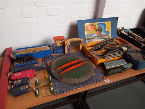 A Selection Of Mostly Boxed Hornby Dublo Electric Train Set Buildings