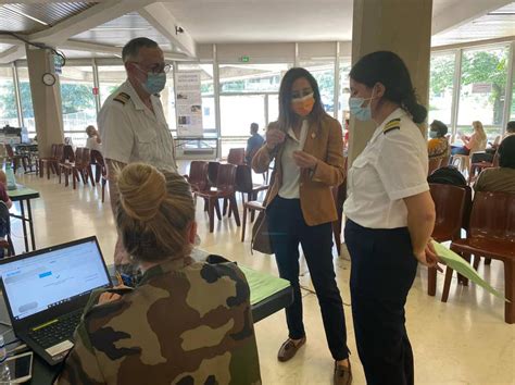 Un Centre De Vaccination Aux Coles Militaires De Sant Lyon Bron