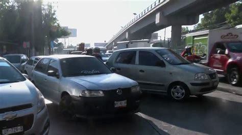 Taxistas Bloquean la Vía José López Portillo en Ecatepec N