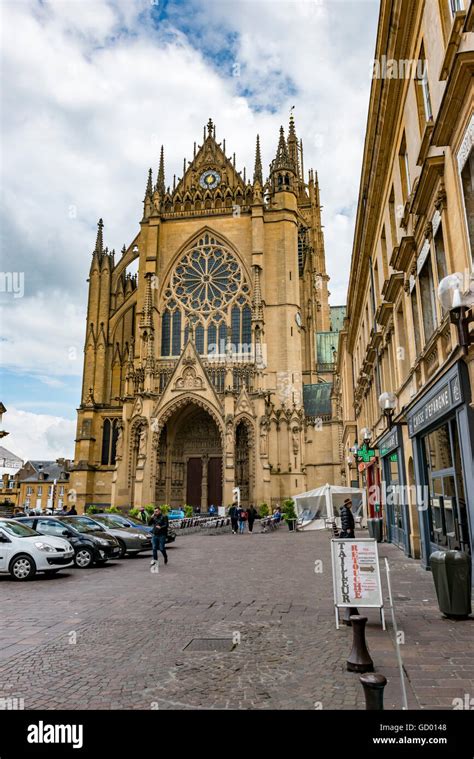 Metz france stephen cathedral hi-res stock photography and images - Alamy