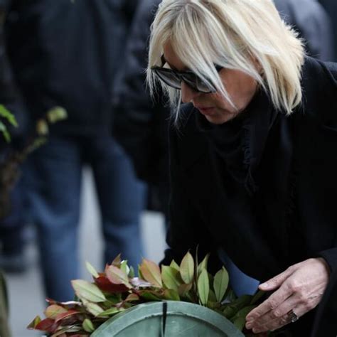 Porodica I Prijatelji Zauvek Se Opra Taju Od Lane Tokovi Evo Ko Je