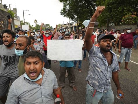 Sri Lankas Cabinet Ministers Resign Amid Protests Social Media Ban