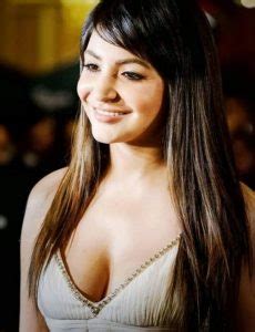 Hot And Sexy Anushka Sharma Photos Thblog
