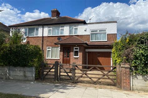 4 Bed Semi Detached House For Sale In Islip Manor Road Northolt Ub5