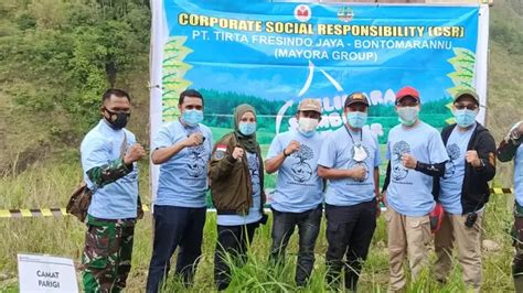 Ramai Ramai Tanam Pohon Dalam Rangka Hari Gerakan Sejuta Pohon Sedunia