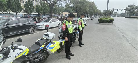 “九一八”永远不能忘｜防空警报拉响 聊城交警脱帽默哀凤凰网山东 凤凰网