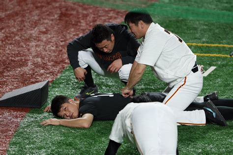 矢口 亨 On Twitter 【csファイナルステージ 巨人 ・阪神】 試合前練習 もはやお馴染みの 坂本勇人 亀井善行 元木大介 コーチ ジャイアンツ T