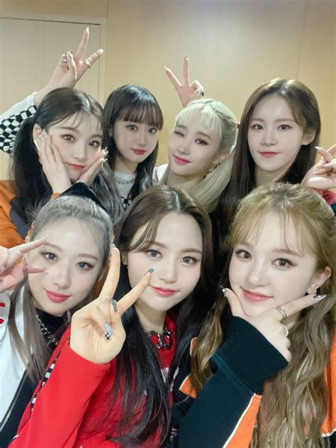 Hot Issue On Twitter Oo