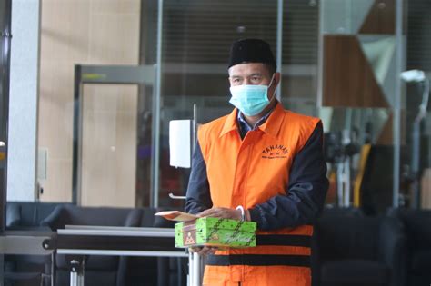 Foto Pemeriksaan Tersangka Eks Anggota Dprd Muara Enim Misran