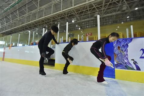 关注丨追梦冰上芭蕾的春城少年澎湃号·媒体澎湃新闻 The Paper