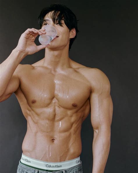 AsianDude On Twitter Damn Hot The Water Making Me More Thirsty
