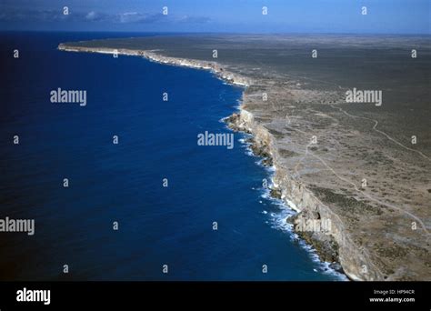 View over the cliffs of the Great Australian Bight Stock Photo - Alamy