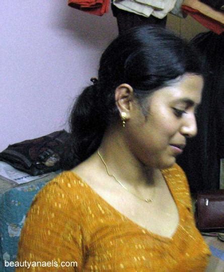 Sexy Indian Hot Desi Mallu Masala Aunties Photo