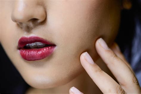 Smalti nude le manicure più cool dalle sfilate Grazia it