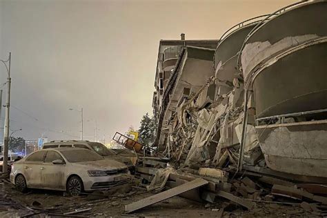 Schwere Erdbeben erschüttert Türkei und Syrien Viele Tote tausende