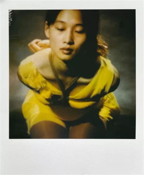 Araki Nobuyoshi Polaroid Firmata Certificato 10 8 X 8 9 Cm Eur 300 00 Picclick Fr