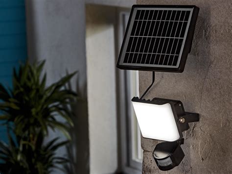 Faro Led Ad Energia Solare Con Sensore Di Movimento Illuminazione Led