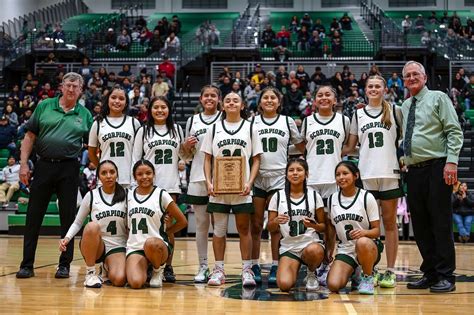Farmington Tops Volcano Vista 48 39 To Clinch Tournament Title The