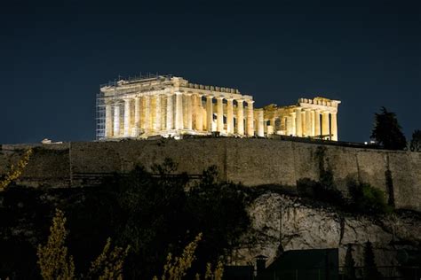 Premium Photo | Night view of the Parthenon in Athens Greece