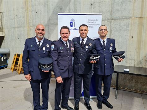 Cinco Agentes De La Polic A Local De Talavera Reciben Una Medalla De